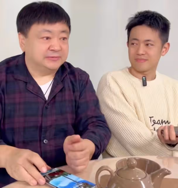知名演員洪劍濤攜子出國度假!天天吃西餐受不了,飛奔回國吃烤串