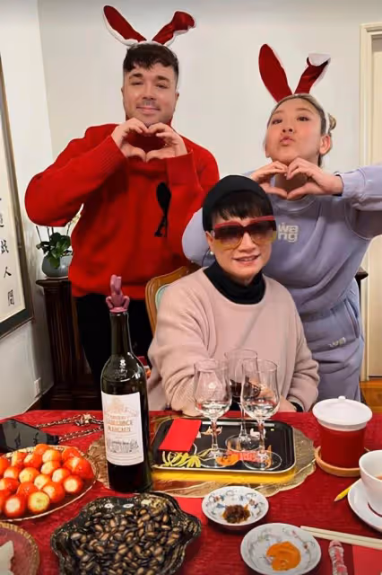 鄭欣宜疑似官宣戀情?對方是普通髮型師,網友擔心是為錢接近她