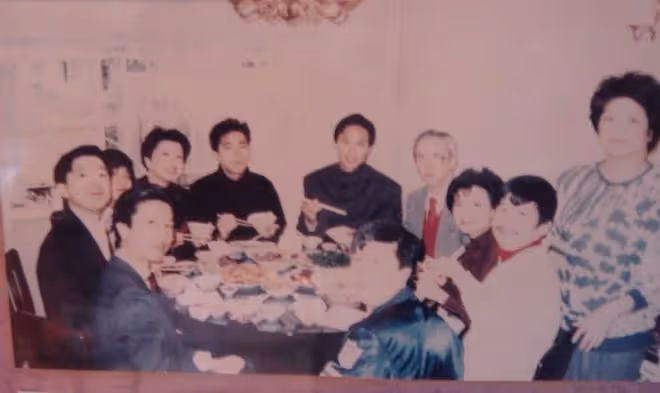 陳百強去世30年悼念活動,3位哥哥姐姐罕露面,待粉絲親切如家人
