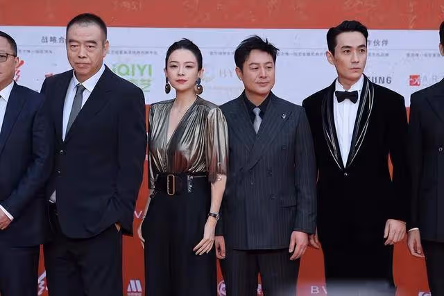 張頌文走紅毯,將演藝圈的「捧高踩低」體現得淋漓盡致!