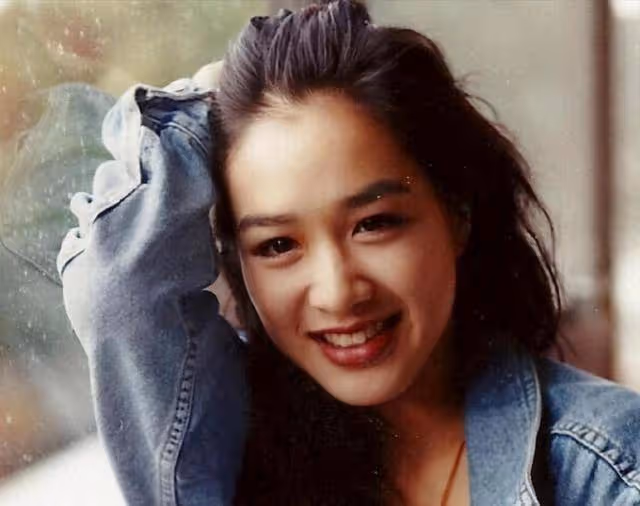 三個女兒卻有兩個爸爸,40多歲鍾麗緹再嫁張倫碩,在婚姻里太卑微