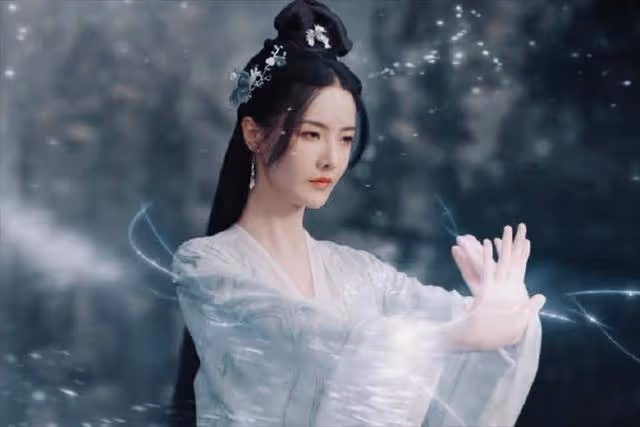 楊超越的女主大戲,張芷溪驚鴻一瞥成白月光,徐正溪被吐槽太油膩