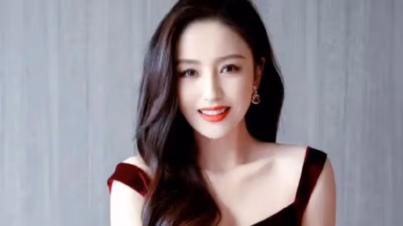 離婚後佟麗婭衣品開了掛，身材婀娜簡直太仙，網友：陳思誠後悔不？