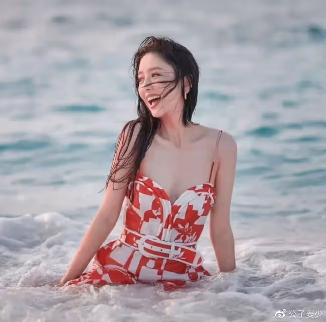 離婚後佟麗婭衣品開了掛,身材婀娜簡直太仙,網友:陳思誠後悔不?
