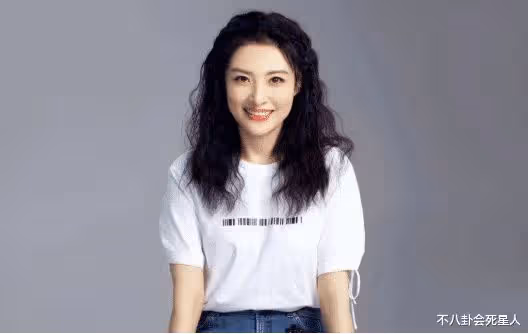 9位央視女主持現狀,46歲仍未婚,豪門夢碎,創業成億萬富婆