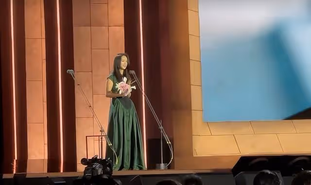 宋慧喬獲得百想藝術大賞視後,激動落淚發言,湯唯又獲得影后