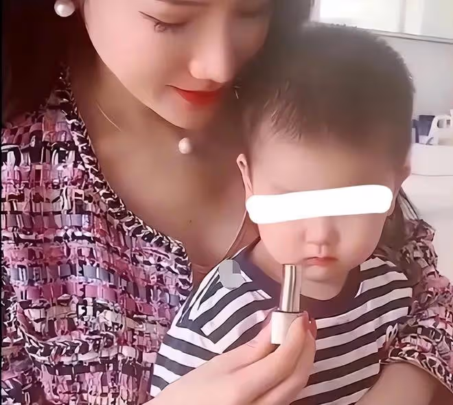 曼曼淚灑直播間,稱張蘭多次辱罵她和孩子,孟賀也插一腳徹底開撕