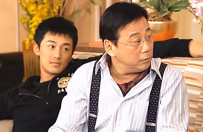老戲骨夏雨全家移民國外，一家三口合影曝光，演員妻子兒子顏值高
