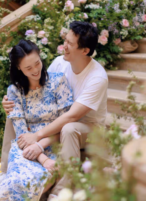 前女排隊長惠若琪曬全家福,慶祝結婚5周年,被學霸老公甜摟懷中