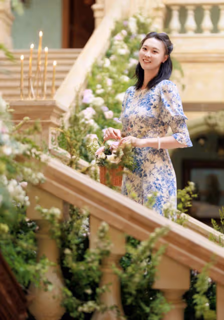 前女排隊長惠若琪曬全家福,慶祝結婚5周年,被學霸老公甜摟懷中
