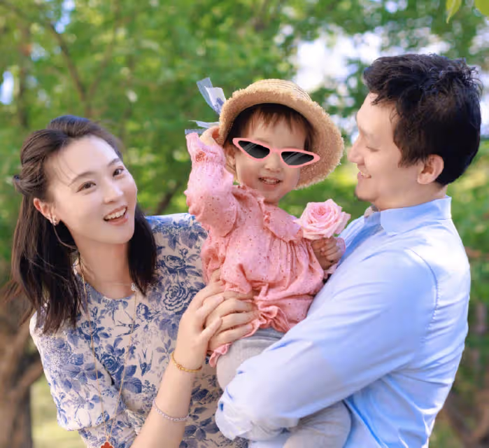 前女排隊長惠若琪曬全家福,慶祝結婚5周年,被學霸老公甜摟懷中