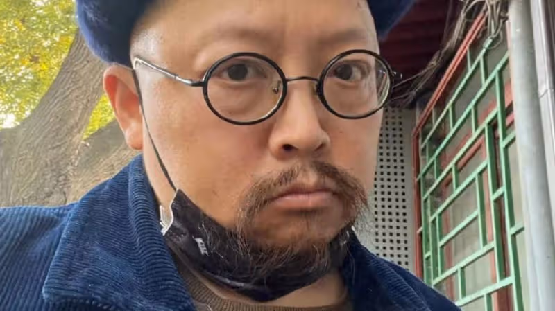 知名編劇被多名女孩指控騷擾，媒體被他拉黑，網曝把女孩當閨蜜