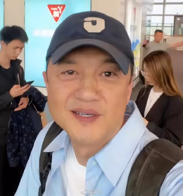 買飛機頭等艙被拒,欠了4000萬的李亞鵬,依然比普通人過得滋潤!