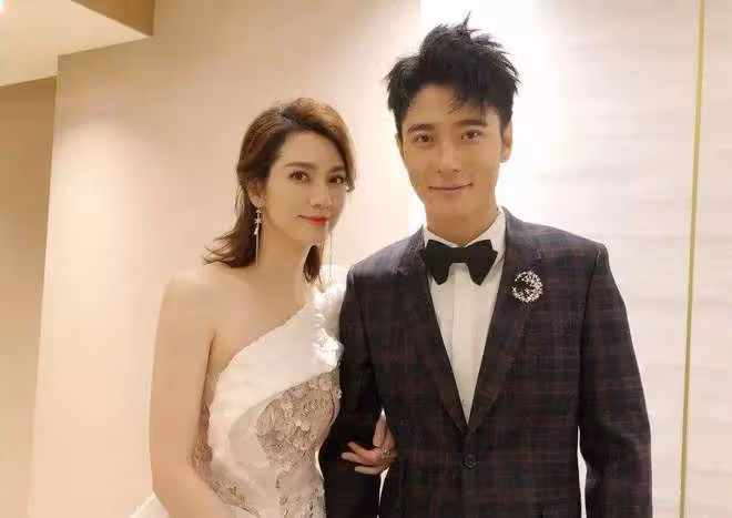 洪欣張丹峰官宣離婚,二人鬧僵相互指責,畢瀅發聲遭網友們吐槽