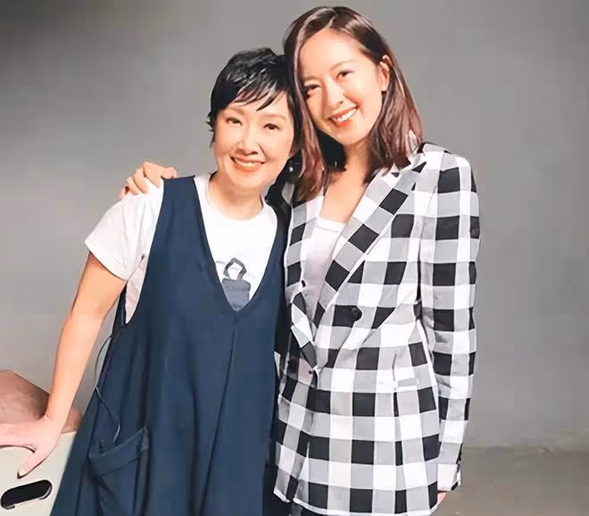 知名港星喪妻大受打擊失聯!兩人當年雙雙出軌,女方被癌症折磨