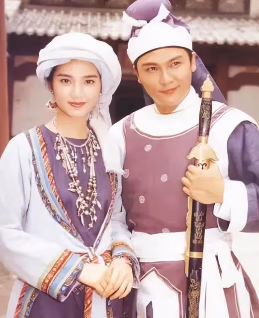 「戀愛腦」洪欣的半生:未婚生子,被7個男人甩,被小奶狗騙色