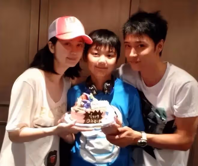 「戀愛腦」洪欣的半生:未婚生子,被7個男人甩,被小奶狗騙色