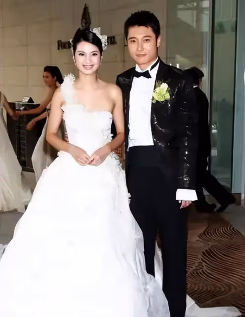 「戀愛腦」洪欣的半生:未婚生子,被7個男人甩,被小奶狗騙色