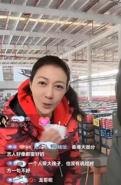 小龍女吳卓林:與愛妻超市購物,被數落不敢回嘴,疑似生活不如意