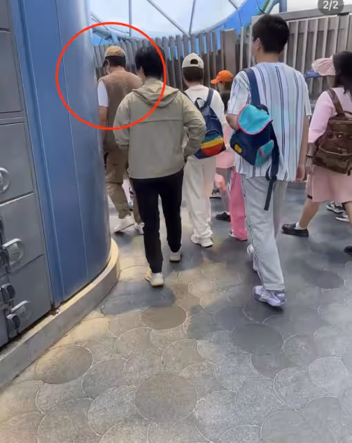孫儷一家出遊破婚變傳聞,鄧超生無可戀臉引熱議,小花身高猛長