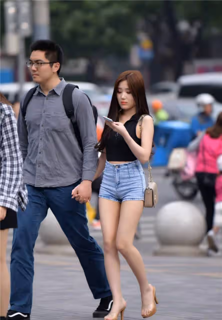 你是不是有點嫉妒你完美的身材？為什麼你的身體這麼漂亮