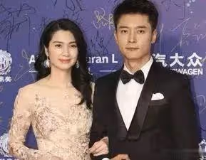 洪欣半夜官宣離婚無果,張丹峰畢瀅打組合拳闢謠,洪欣疑似被裹挾