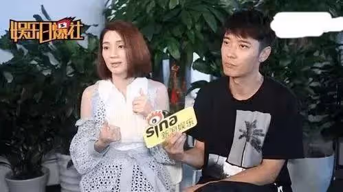 洪欣半夜官宣離婚無果,張丹峰畢瀅打組合拳闢謠,洪欣疑似被裹挾