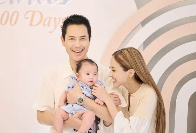 51歲鄭嘉穎曬全家福，為幼子辦party慶祝百日，3個兒子全是高顏值