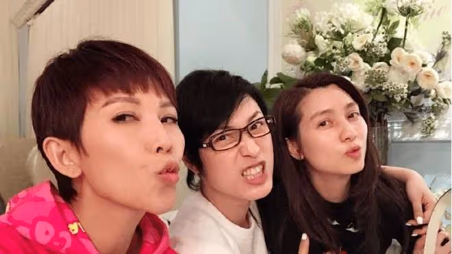 洪欣張丹峰離婚消息霸屏,話題閱讀量上億,蔡少芬曾勸洪欣不要嫁