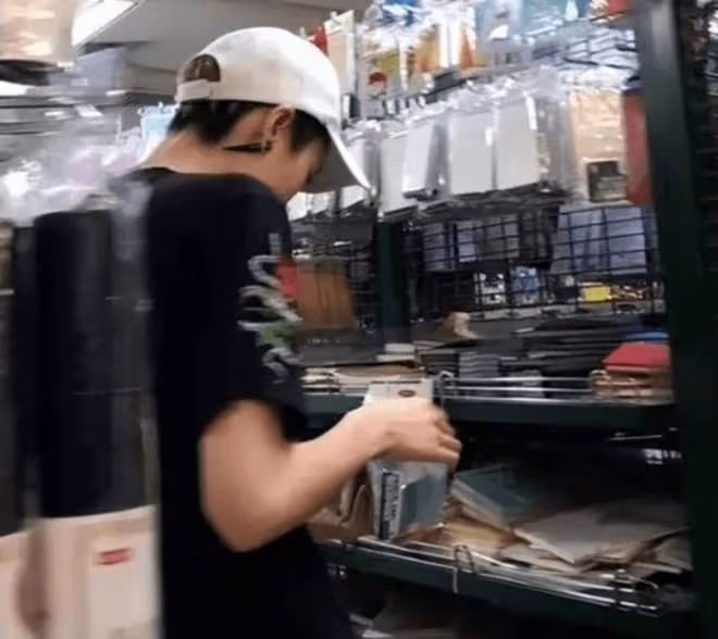 成龍子女近照曝光！兒子夜店約性感美女，女兒陪妻子逛街被嫌棄
