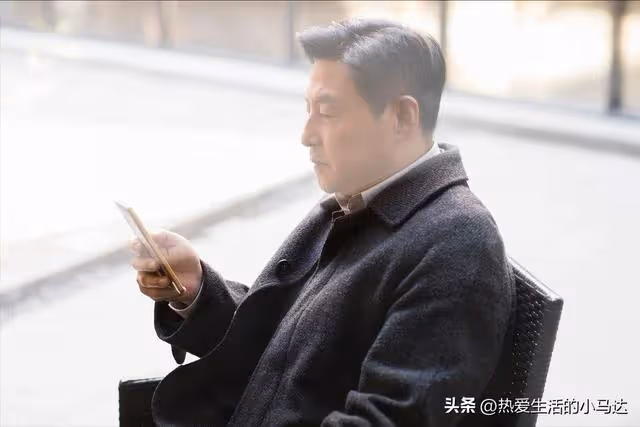 妻子50歲就退休回家躺平,我一氣之下提出AA制,沒想到她比我更狠