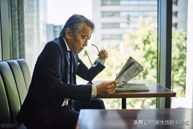 妻子50歲就退休回家躺平,我一氣之下提出AA制,沒想到她比我更狠