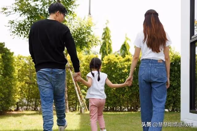 我媽跟張阿姨是閨蜜,媽媽去世後,阿姨的做法改變了我的人生