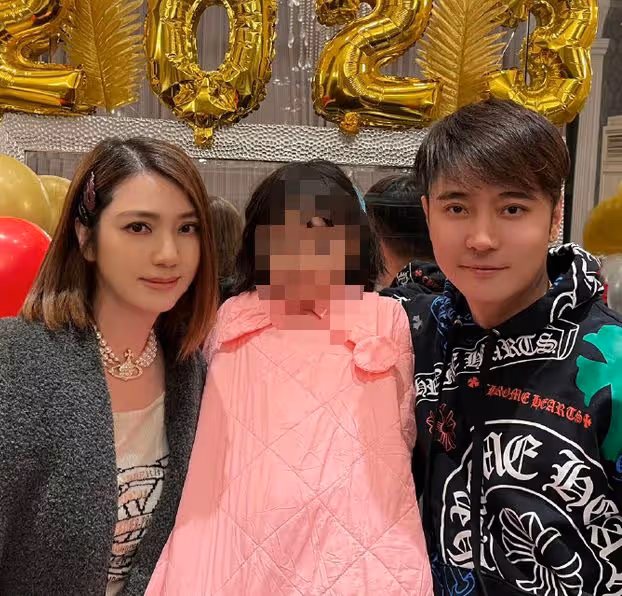 洪欣凌晨發布離婚消息,張丹峰迴復很有趣,相差11歲的他們離婚已經被猜到