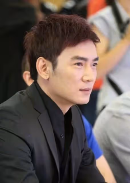 55歲焦恩俊五一仍在工作,走穴撈金好辛酸,男神身材顏值依然能打