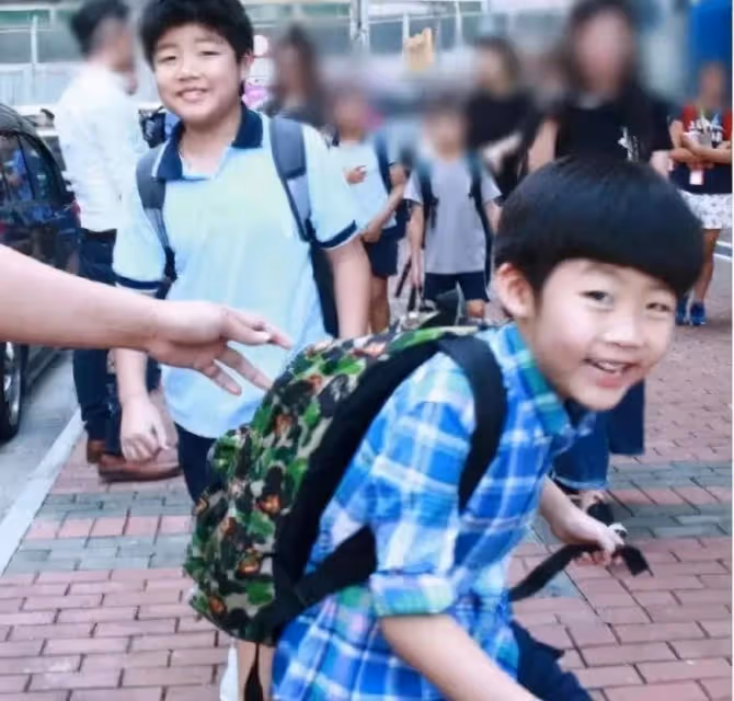 她是身家百億的天后，坐擁20多棟豪宅，家裡堆滿珠寶，卻騙孩子13年家裡沒錢，網友：太刺激了！