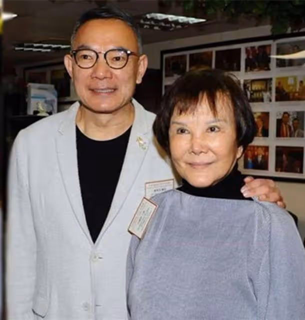 知名富婆與小15歲老公打情罵俏!曾埋怨沒夫妻生活,79歲狀態回春