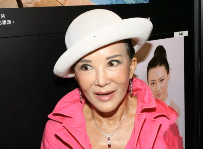 知名富婆與小15歲老公打情罵俏!曾埋怨沒夫妻生活,79歲狀態回春