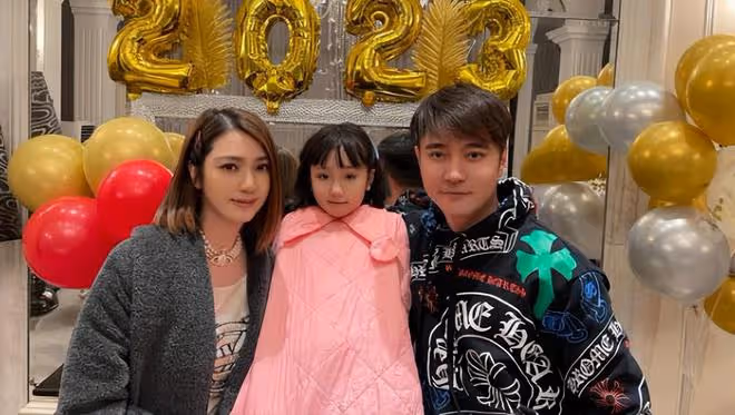 洪欣張丹峰相識19年時間線回顧,大家恭喜洪欣脫離苦海