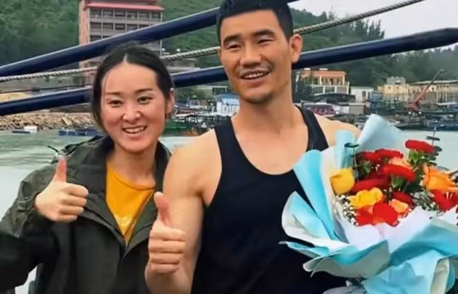 嘎子:劇組飯不夠吃,多拿幾份回去給助理吃,卻被導演張紀中批評