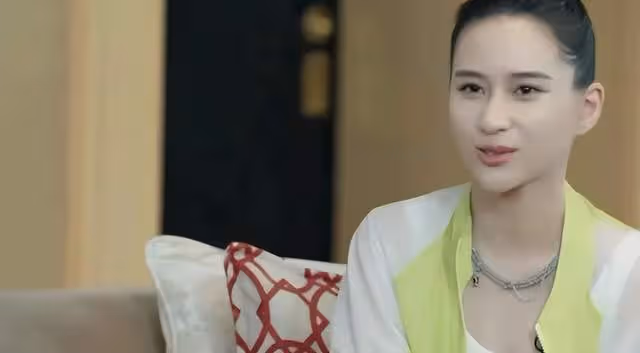 竇驍請客吃飯沒錢!打電話找何超蓮要錢,何超蓮的反應超搞笑