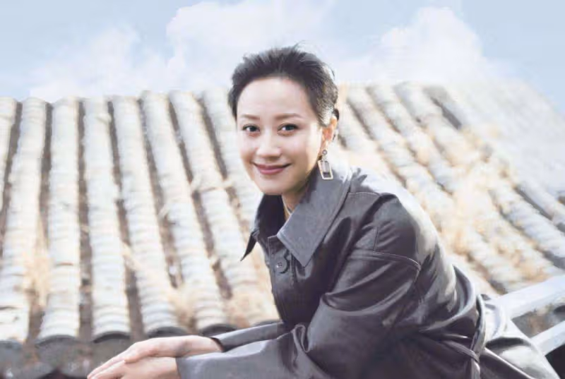 倪虹潔剪短了頭髮，留著直劉海，她終於明白，髮型決定氣質