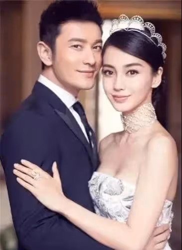 楊穎:和外國男子貼面熱聊,疑被揩油卻毫無反應,單身的她放開了