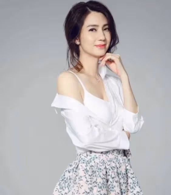 洪欣離婚後事業有望再進一步,網友集體退貨張丹峰,轉而支持洪欣