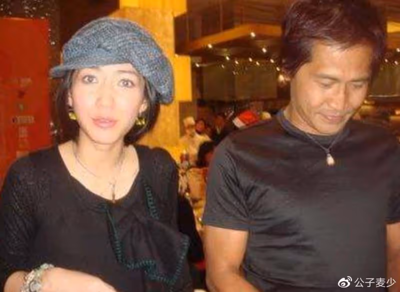 她經歷9個男人，無縫銜接，現在依然是頂流，無數男人的女神