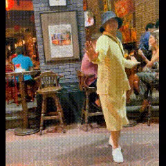 印小天在泰國跳熱舞!精神狀況引擔憂,他的慘狀拜這2個女人所賜