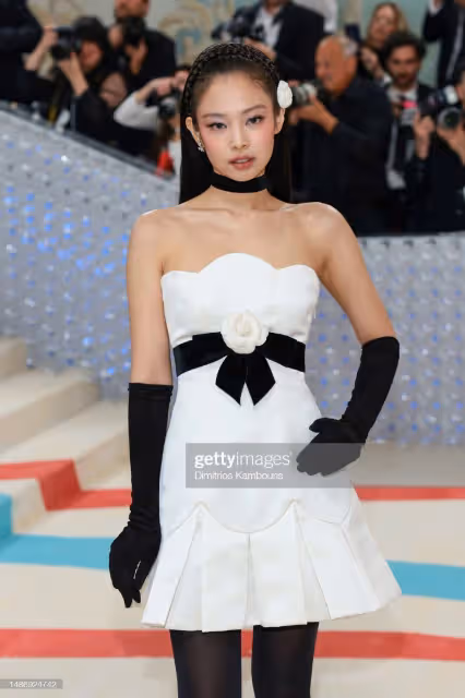 BLACKPINK Jennie時尚活動大放異彩，宋慧喬Jennie同框引關注！