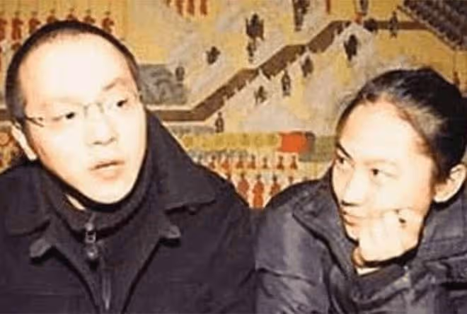 竇唯21歲小女兒登台演出!酷勁十足被指像王菲,媽媽曾小三上位