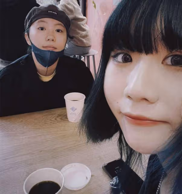 竇唯21歲小女兒登台演出!酷勁十足被指像王菲,媽媽曾小三上位