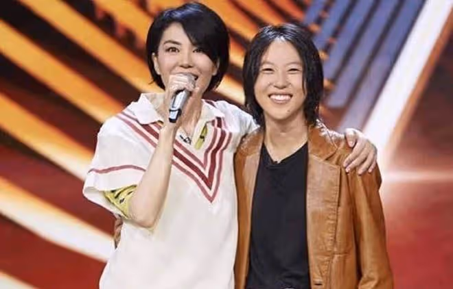 竇唯21歲小女兒登台演出!酷勁十足被指像王菲,媽媽曾小三上位